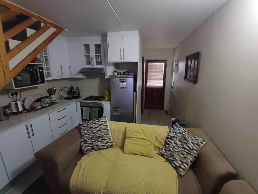 2 Bedroom Property for Sale in Delft Western Cape